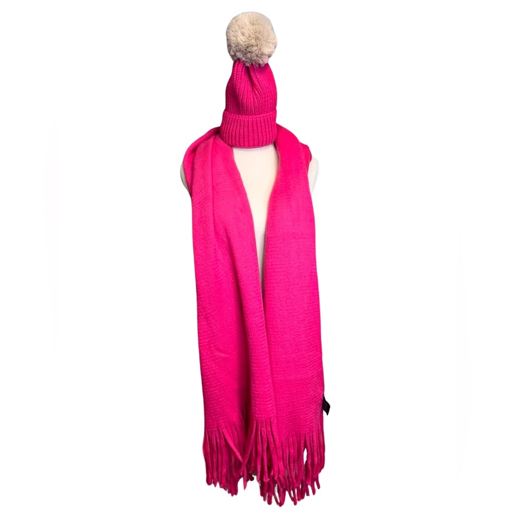 Steve Madden Pink Hat and Scarf Set Soft NEW w/o tags